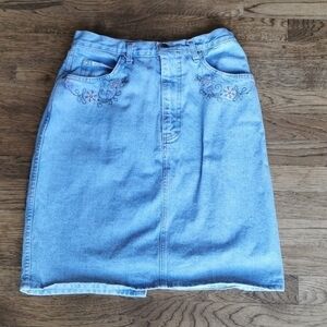 VINTAGE 80's High Rise Denim Mom Skirt Embroidered Medium